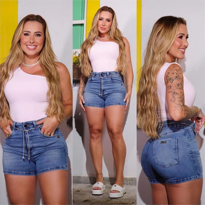 SHORT COM CINTO DE STRASS